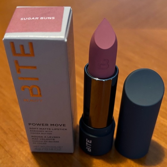 Bite Beauty Sugar Buns Lipstick Full-size - Picture 4 of 16